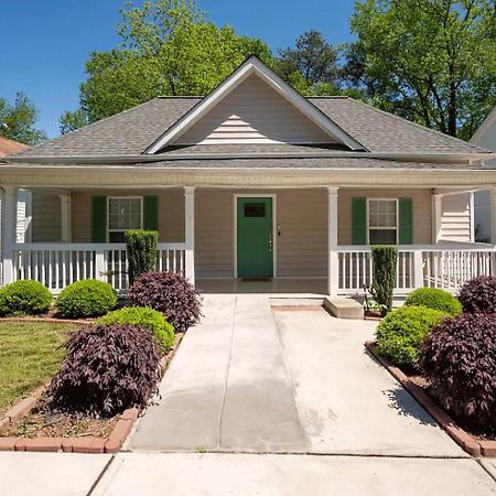 Modern 3-Bedroom, Big Fence Yard, Pets Stay Free Durham Exterior photo