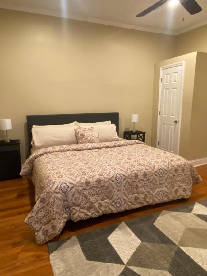 Modern 3-Bedroom, Big Fence Yard, Pets Stay Free Durham Exterior photo