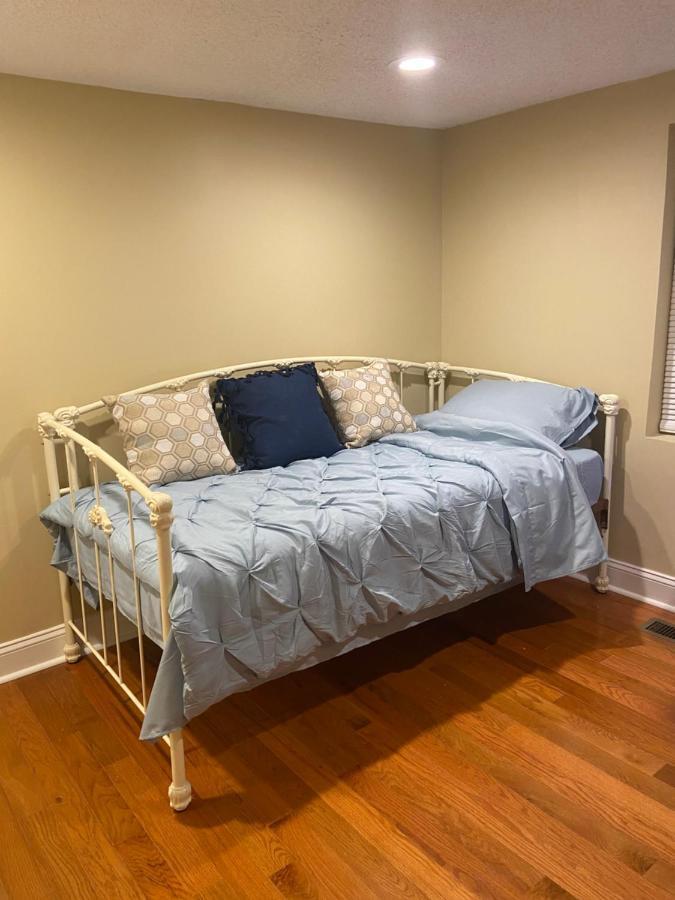 Modern 3-Bedroom, Big Fence Yard, Pets Stay Free Durham Exterior photo