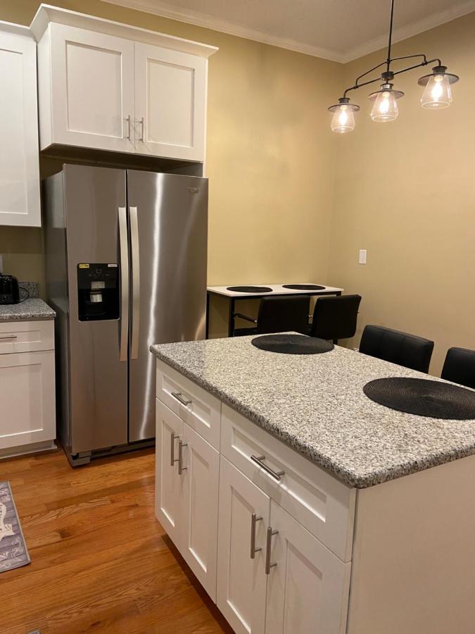 Modern 3-Bedroom, Big Fence Yard, Pets Stay Free Durham Exterior photo