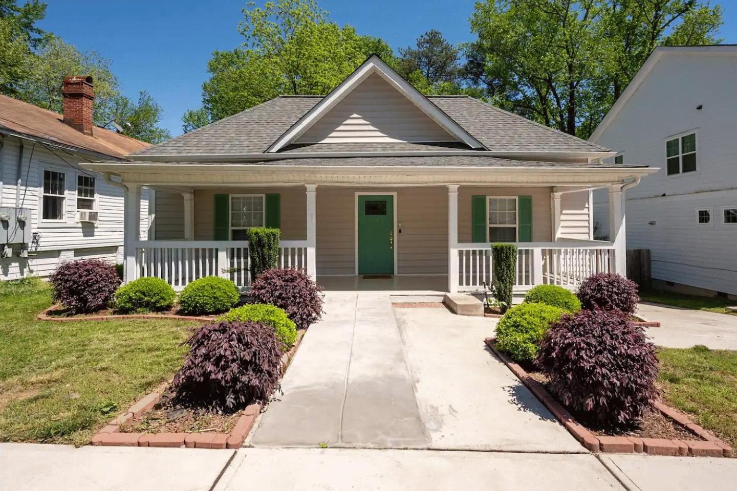 Modern 3-Bedroom, Big Fence Yard, Pets Stay Free Durham Exterior photo